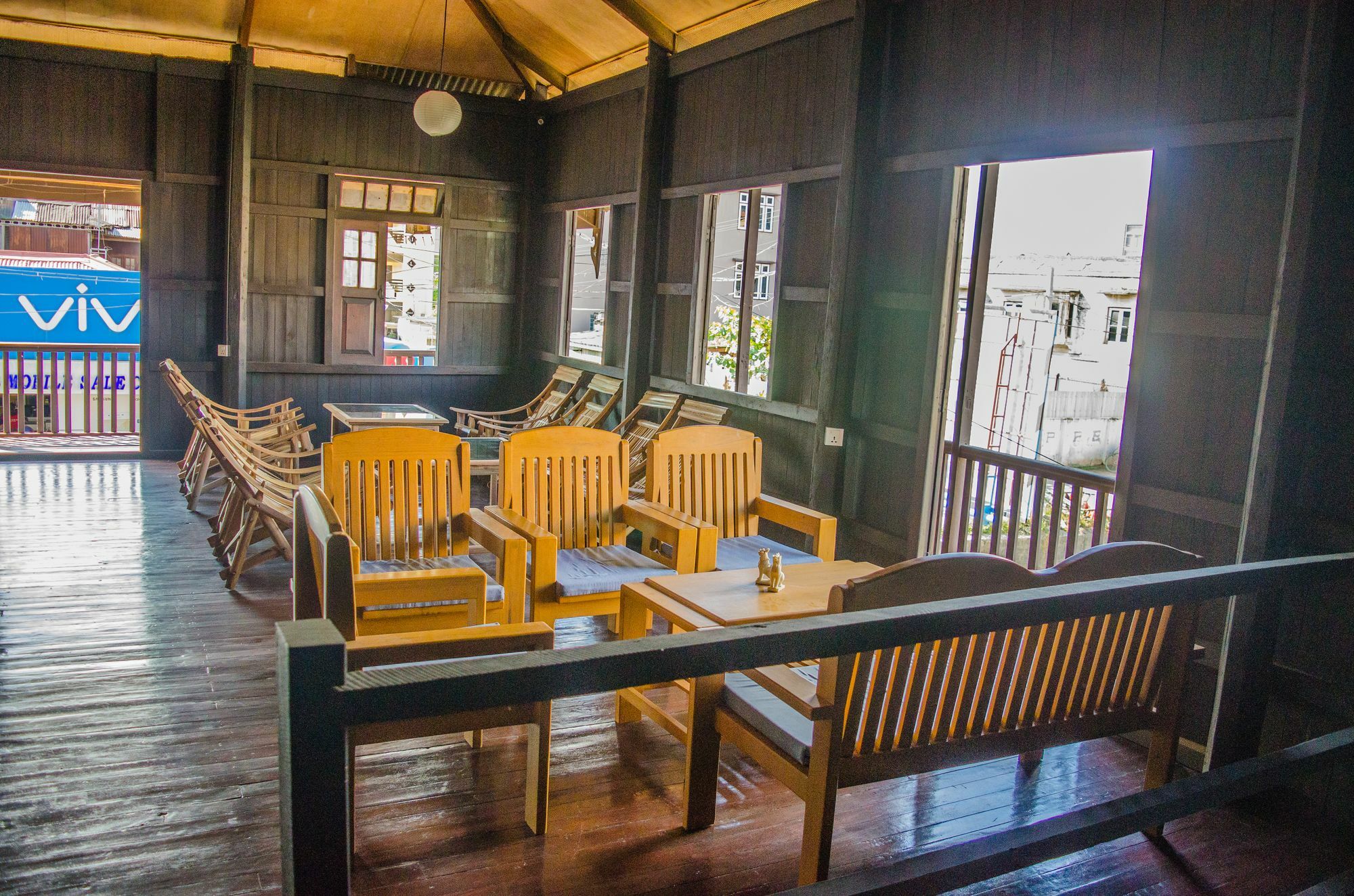 Hardwood Lodge Nyaungshwe Exteriör bild